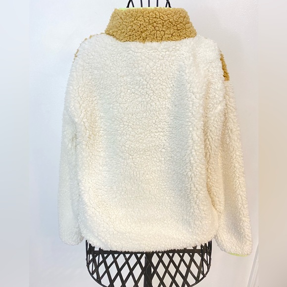 Sherpa Fleece Pull Over Size S - Picture 6 of 6